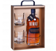 Nomad Outland Whisky Finished Sherry Casks in Jerez met twee glazen in valies